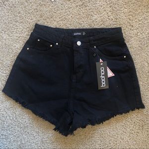 NWT High Waisted Fray Hem Denim Shorts